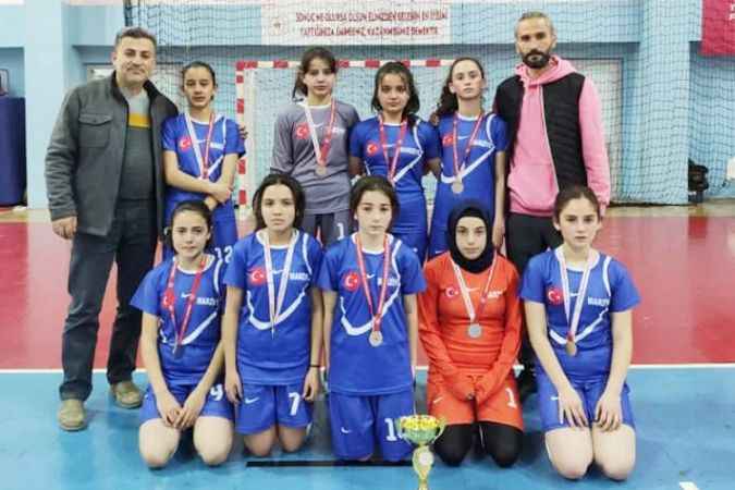 Okul sporları kapsamında düzenlenen futsal müsabakaları tamamlandı