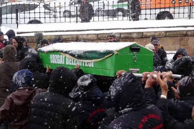 Yozgat'ta boşanma aşamasındaki eşi tarafından öldürülen kadın son yolculuğuna uğurlandı