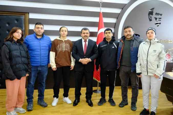 Akdağmadeni'nin genç sporcuları başarılara doymuyor