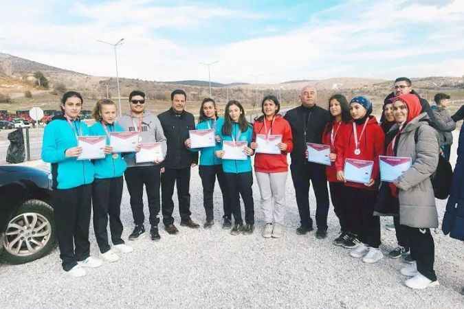 Bocce Bölge Şampiyonası'na Kavşut Şehit Kerem Beksiz Ortaokulu Kız Bocce takımı şampiyon oldu