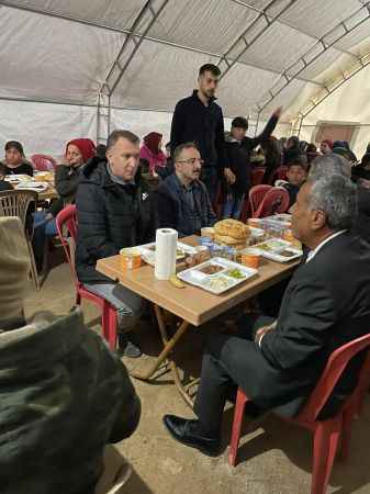 Sarıkaya Belediye Başkanı Ömer Açıkel, Devlet millet el ele Yozgatlıların yardımlarını ulaştırdık