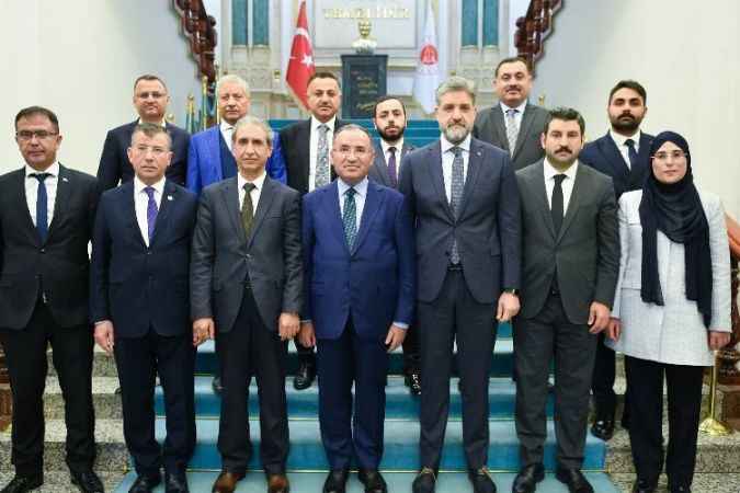 Bakan Bozdağ, AK Parti Şanlıurfa milletvekili adaylarıyla bir araya geldi