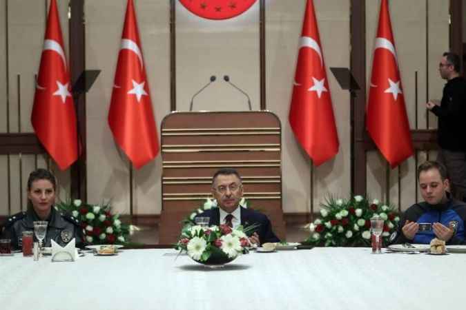 Cumhurbaşkanı Yardımcısı Oktay: “Depremde 216  emniyet mensubumuz vefat etti”