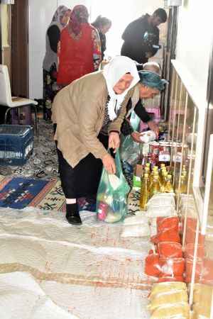 Yozgatlı Pazarcı Mehmet Şahin ailesinin geçimini sağladığı pazarcı tezgahını bırakıp deprem bölgesine 5’inci yardım seferini de gerçekleştirdi