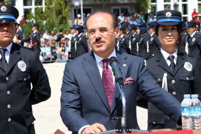 POMEM'de mezuniyet sevinci