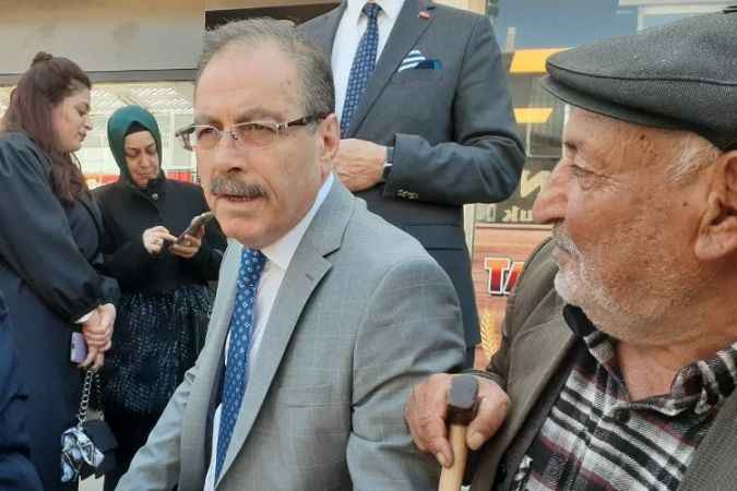AK Parti Yozgat Milletvekili Adayı Abdulkadir Akgül, hemşehrilerinin Ramazan Bayramı'nı kutladı