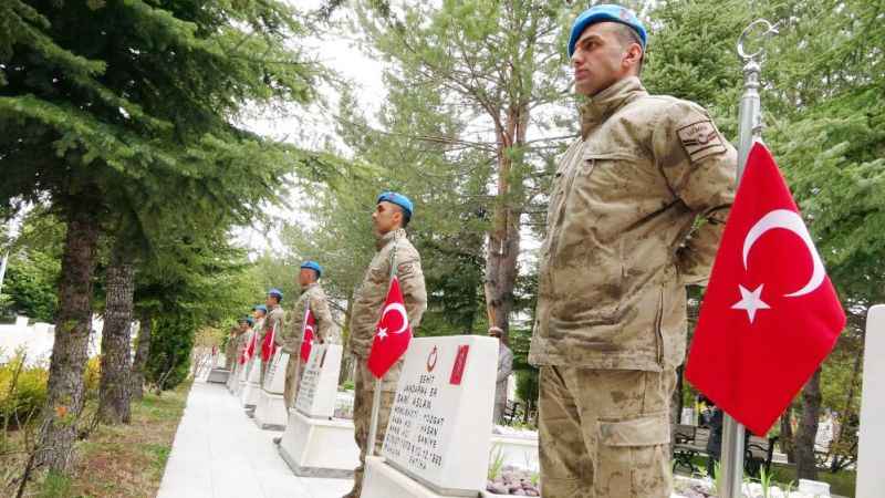 Yozgat’ta Ramazan Bayramı Arifesinde Şehitlik Ziyaret Edildi