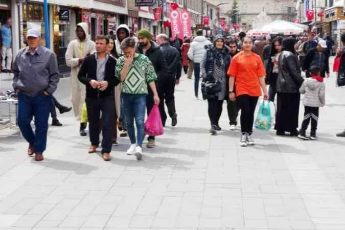 Yozgat’ta Çarşı Ve Pazarda Bayram Yoğunluğu Yaşanıyor
