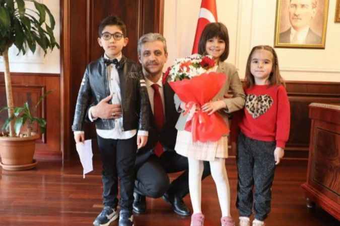 Yozgat Belediye Başkanı Celal Köse, makamını miniklere devretti