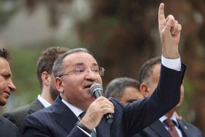 Adalet Bakanı Bozdağ, sözde Ermeni soykırımını dile getirenleri kınadı
