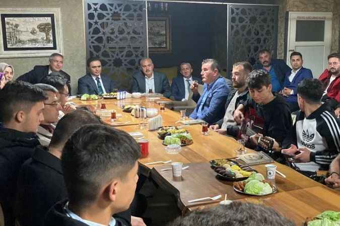 AK Parti Yozgat Milletvekili Adayı İskender Minar Boğazlıyan'da gençlerle buluştu