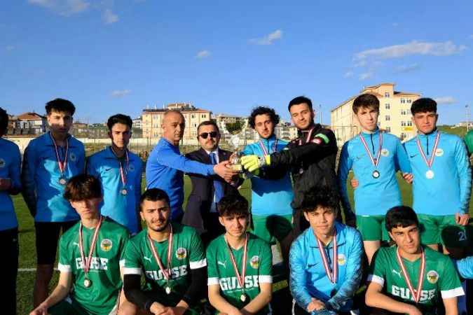 Yozgat Akdağmadeni u-18 Futbol Takımı Yozgat Şampiyonu oldu