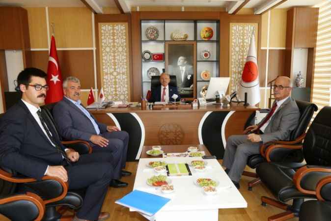 Köy yollarının sıkıntılarını aktardı