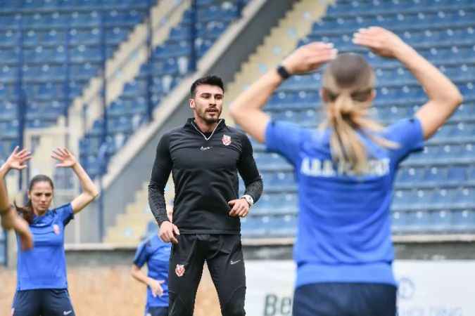 Ankara Büyükşehir Belediyesi kadın futbol takımı FOMGET Gençlik ve Spor Kulübü, Play-Off Çeyrek Finali 2’nci maçının hazırlıklarını sürdürüyor
