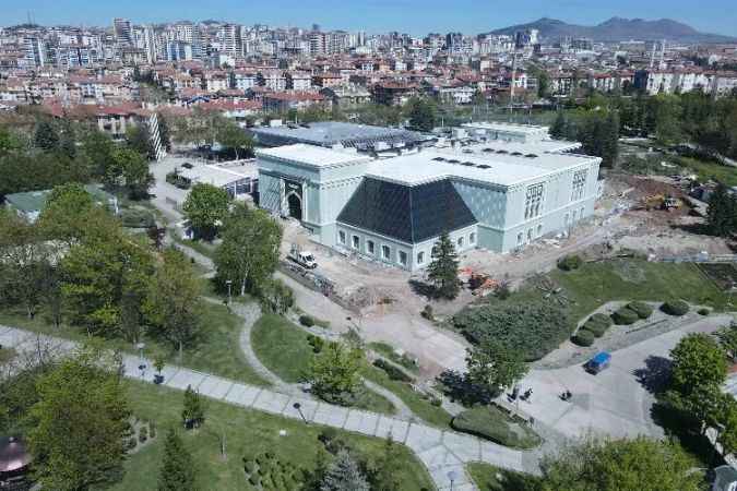 Altınpark Yüzme havuzu yenileniyor