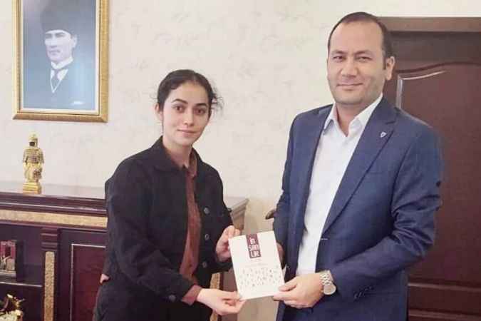 Yozgat’ın Akdağmadeni İlçesi Kazım Karabekir Fen Lisesi Son Sınıf Öğrencisi Damla Eroğlu Yazarlık Hayatına İlk Adımı Attı