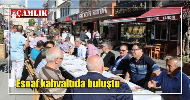 Esnaf kahvaltıda buluştu