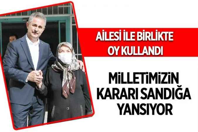 Mamak Belediye Başkanı Murat Köse Oyunu Ailesi ile Birlikte Kullandı