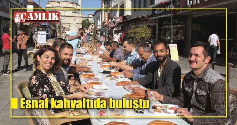 Esnaf kahvaltıda buluştu