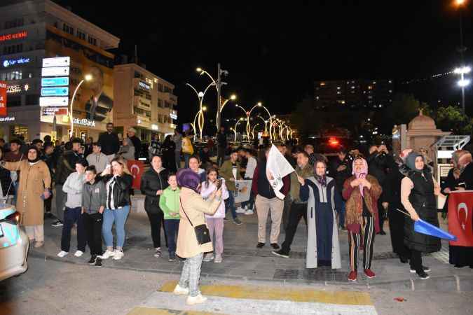 Yozgat’ta araçlarla konvoy düzenlediler