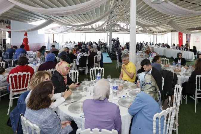 Depremzede aileler Aile ve Sosyal Hizmetler Bakanlığı'nın etkinliğinde buluştu