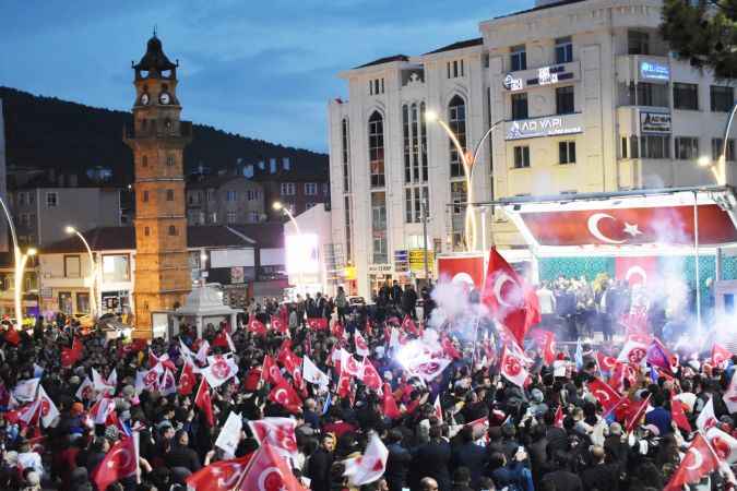 Milliyetçi Hareket Partisi Yozgat İl Başkanı Tekin Irgatoğlu ve AK Parti Yozgat İl Başkanı Yusuf Başer, ‘’Hayırlı Olsun’’