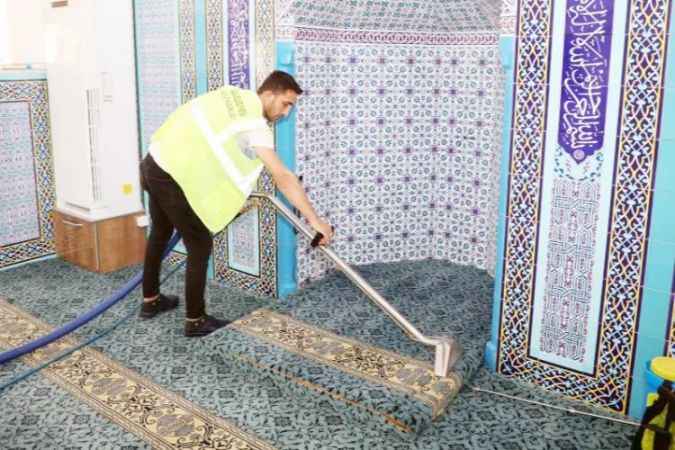 Kayseri Talas’ta Cami Halıları Pırıl Pırıl