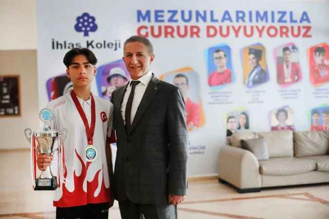 İhlas Koleji öğrencisi Turhan Ayhan Aydeniz, Okullararası Kick Boks Türkiye Şampiyonası’nda şampiyon oldu.