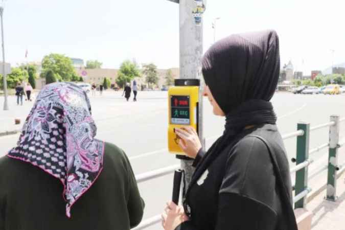 Kayseri Büyükşehir Belediyesi Görme Engellilerin Hayatını Kolaylaştıran Uygulama: Erişilebilir Yaya Butonları