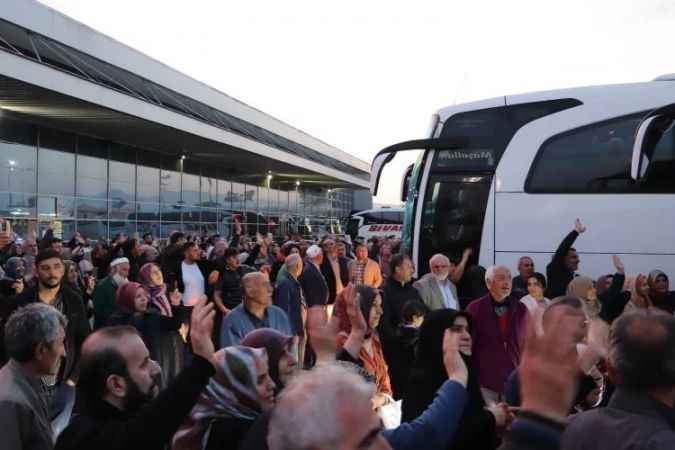 Sivas'tan kutsal topraklara dualarla hareket ettiler