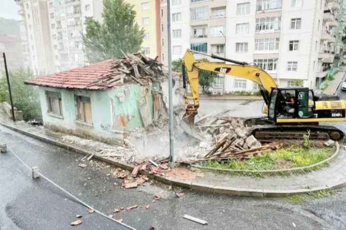Yozgat’ta Metruk Binaların Yıkımları Gerçekleştiriliyor