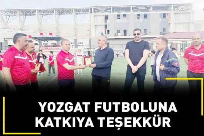 Yapıtur Yozgatspor Futbol Okulu’na, Yozgat’ın spor hayatına yaptığı katkılardan dolayı teşekkür plaketi verildi.