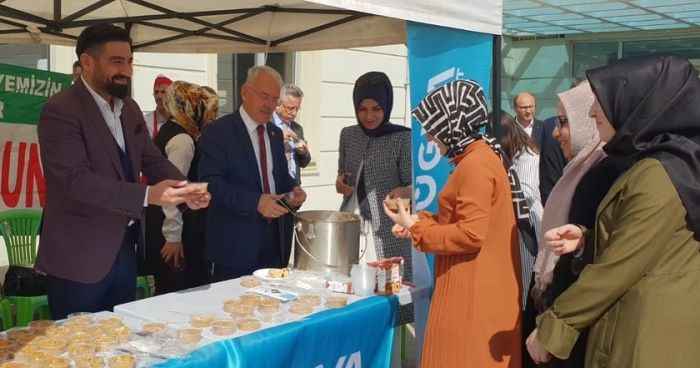 Üniversitede aşure aşı