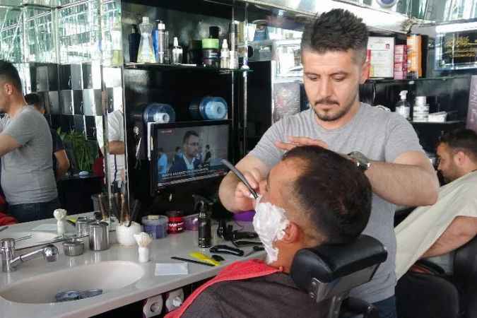Yozgat'ta bayram traşları başladı: Berberlerde bayram yoğunluğu
