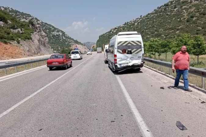 Trafikte kurban oluyoruz, yollar yine bildiğiniz gibi. Yürek yakan haber....
