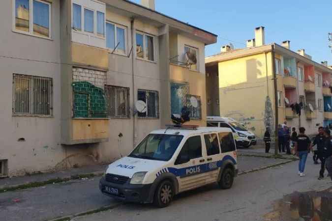 Balkonda nefeslenmek isterken 2'nci kattan düştü. Ağır yaralandı