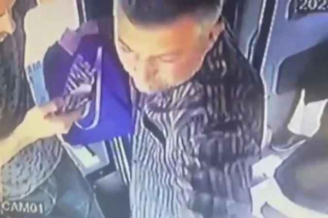 Konya’da Kadın Kılığına Giren Kişi Kezzap’la  Saldırdı