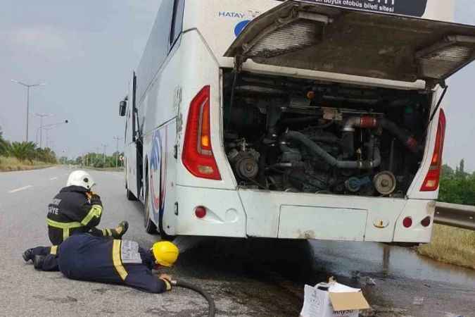 Yolcu otobüsünde çıkan yangın panik yarattı