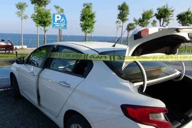Park halindeki araçta cesedi bulundu