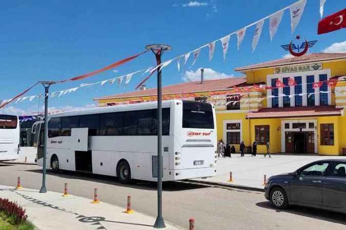 Ankara'dan gelen hızlı trenin gittiğini öğrenince şok yaşadılar