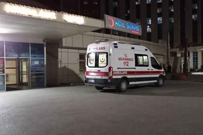 Yedikleri yemekten zehirlenen 23 kişi hastanelik oldu