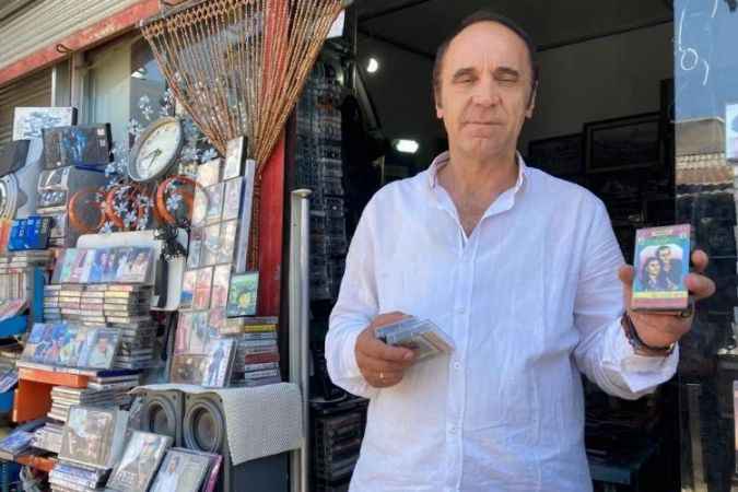 Yıllara meydan okuyor! 100 bin parça kaset biriktirdi