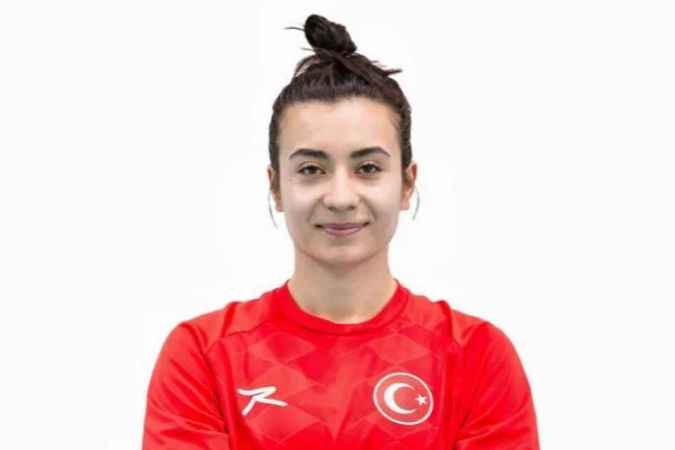 Yozgat Aile ve Sosyal Politikalar Gençlikspor'un oyuncusu Atiye Gülseven, Milli Takım forması ile Avrupa'da mücadele edecek.