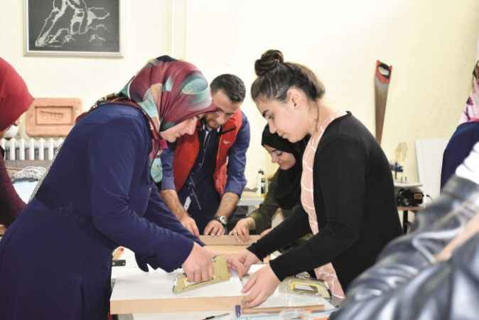 Mahkum girdi sanatkâr çıktı