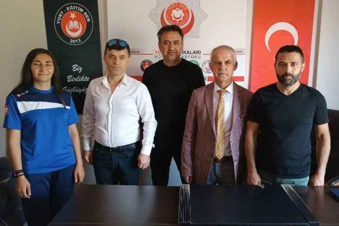 Yurtlarda büyüyen çocukların büyük çatısı. Büyük Bir Kurumu Kimliği örneği sergiliyor