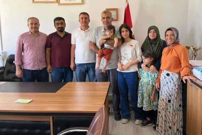 Okul müdürü şampiyon öğrenciyi es geçmedi ödüllendirdi