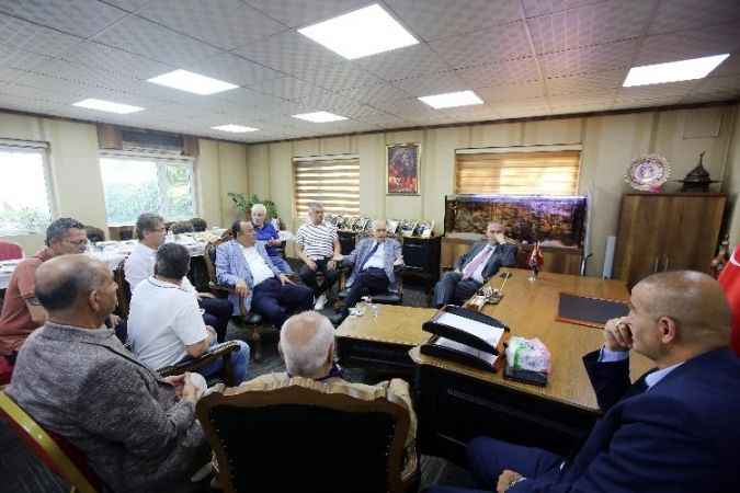 Başkan Yaşar: Vatandaş meyve sebzeyi tane ile alıyor