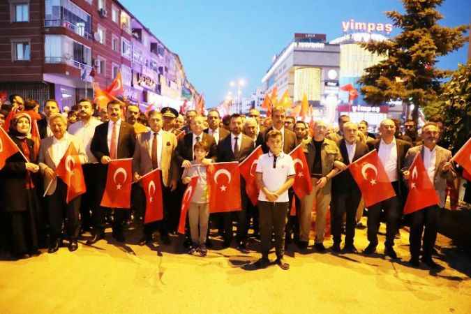 Yozgat’ta 15 Temmuz Demokrasi ve Milli Birlik Günü Dolayısıyla Yürüyüş ve Anma Programı Düzenlendi