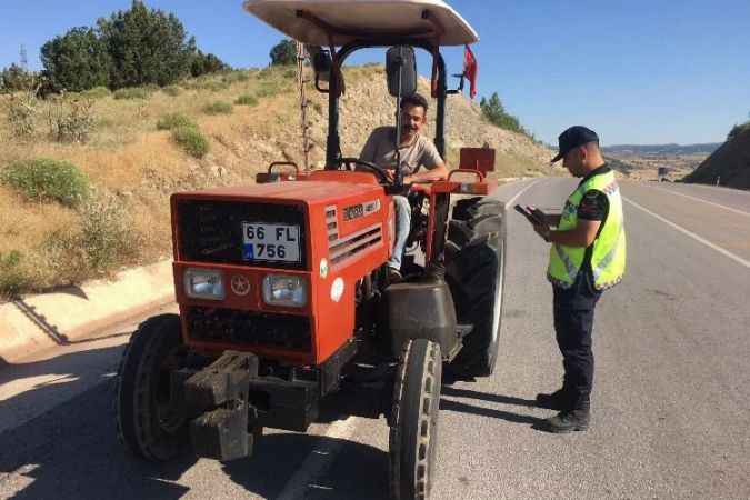 Jandarma ekipleri sürücüleri uyarıyor