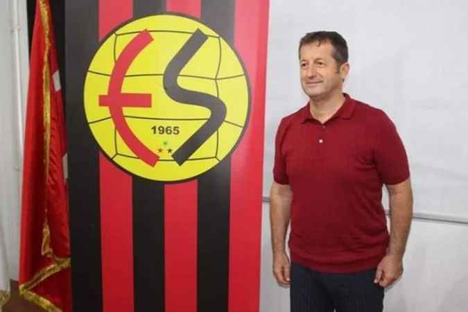 Eskişehirspor Teknik Direktörü İbrahim Baş  ile yönetimin bu hafta içi bir transfer zirvesi yapması bekleniyor